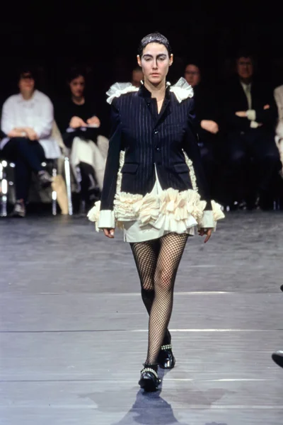 Look 25